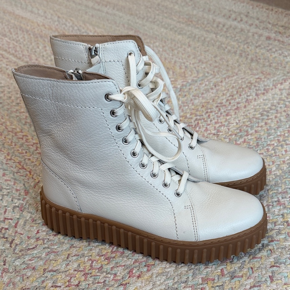 Stylish Cream colored Leather Clarks women's Boots